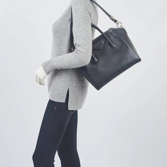 Givenchy Black Sugar Goatskin Small Antigona Bag - Picture 2 of 12